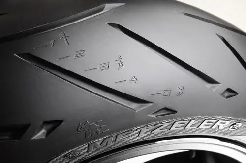 Metzeler Sportec M5 Interact - Supersport (Value Priced) 1